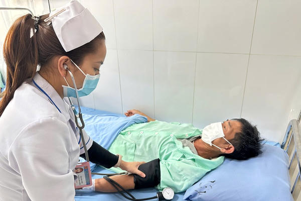 Bộ Y tế vào cuộc vụ 84 người nghi ngộ độc sau khi ăn bánh mì tại Lâm Đồng