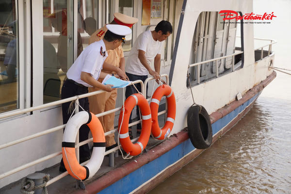 Hà Nội tăng cường kiểm tra bến bãi, phương tiện đường thủy trước cao điểm mưa bão