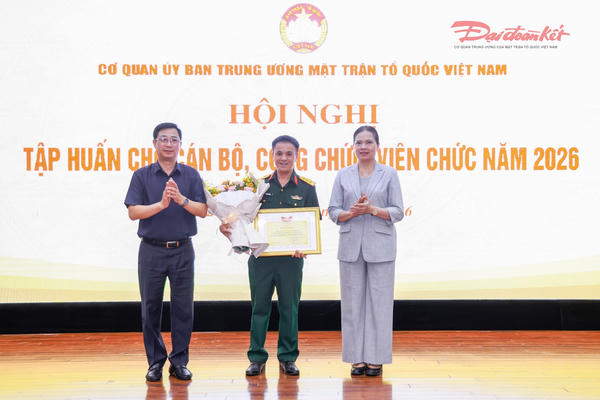 Bế mạc lớp tập huấn cho cán bộ, công chức, viên chức Cơ quan UBTƯ MTTQ Việt Nam Bế mạc lớp tập huấn cho cán bộ, công chức, viên chức Cơ quan UBTƯ MTTQ Việt Nam