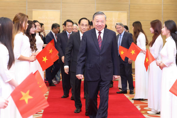 Đổi mới về tư duy, cách thức tổ chức đường lối đối ngoại trong kỷ nguyên mới Đổi mới về tư duy, cách thức tổ chức đường lối đối ngoại trong kỷ nguyên mới