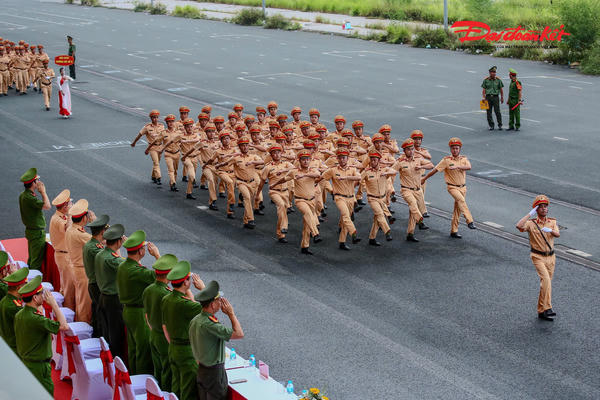 Hơn 3.000 cán bộ, chiến sĩ Công an Hà Nội tham gia đánh giá điều lệnh, quân sự, võ thuật năm 2026