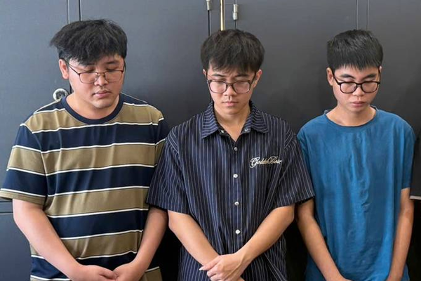 Hà Nội: Khởi tố 2 vụ án, 3 bị can điều hành hệ thống phát tán phim trái phép Hà Nội: Khởi tố 2 vụ án, 3 bị can điều hành hệ thống phát tán phim trái phép