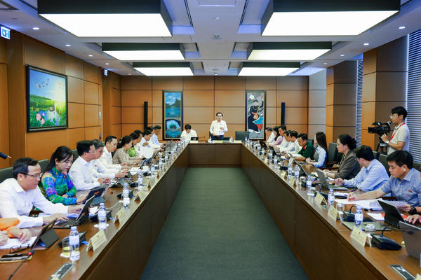 Thảo luận Quốc hội tại tổ: Nóng với cấm cung cấp, phân phối khí N2O