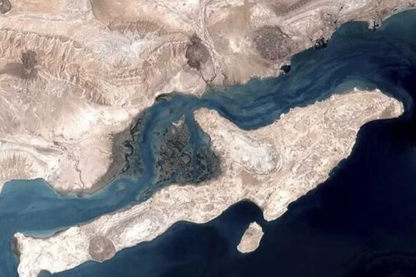 Iran và Oman đạt thỏa thuận về tuyến vận tải qua eo biển Hormuz Iran và Oman đạt thỏa thuận về tuyến vận tải qua eo biển Hormuz