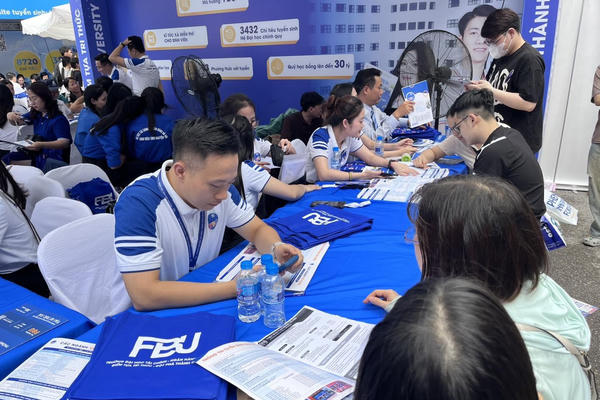 Sau lọc ảo, nhiều trường bắt đầu dự báo điểm chuẩn đại học 2026