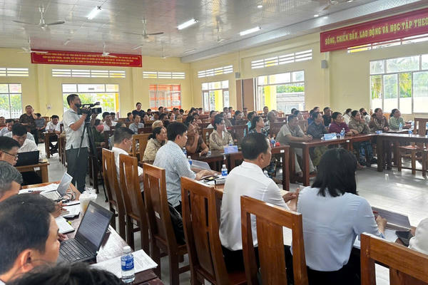 Đối thoại để tìm hướng giải quyết bức xúc vì tiếng ồn từ dự án điện gió Thanh Phong