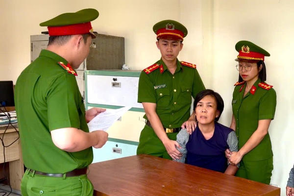 Đà Nẵng: Bắt Chủ tịch HĐQT Công ty Đông Dương lừa đảo hơn 1 tỷ đồng Đà Nẵng: Bắt Chủ tịch HĐQT Công ty Đông Dương lừa đảo hơn 1 tỷ đồng