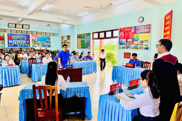 Đắk Lắk: Phiên tòa giả định cảnh báo ngư dân không vượt “lằn ranh” pháp luật
