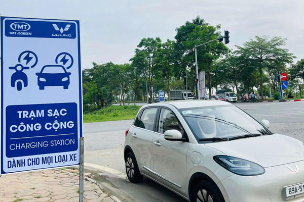 Yêu cầu hoàn thiện hạ tầng sạc điện tại các trạm dừng nghỉ