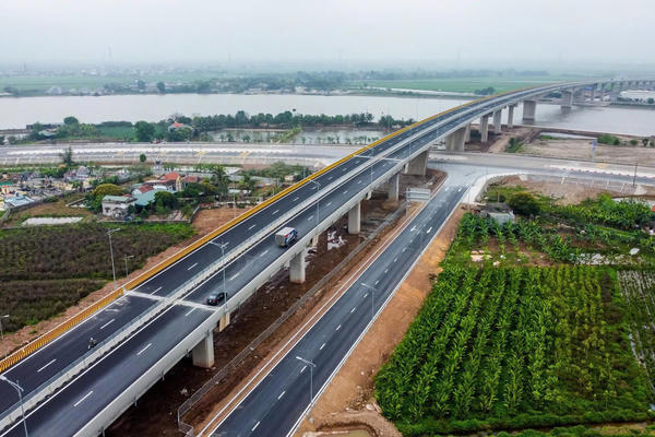 Tiến ra biển với tư duy , tầm nhìn mới