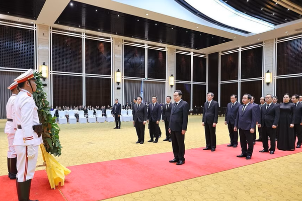 Lãnh đạo Đảng, Nhà nước Việt Nam gửi Điện chia buồn đồng chí Saysomphone Phomvihane từ trần