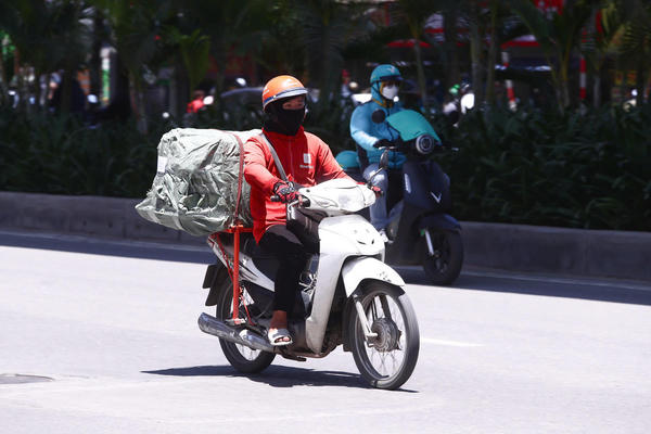Ngày 11/8: Miền Bắc nắng nóng gay gắt, Hà Nội có nơi trên 37 độ C