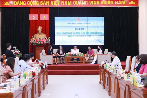 Vì một Việt Nam khỏe mạnh: Bắt đầu từ dinh dưỡng và an toàn thực phẩm học đường 