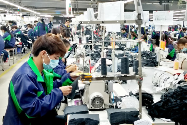 Doanh nghiệp điện tử đề xuất tăng trần giờ làm thêm