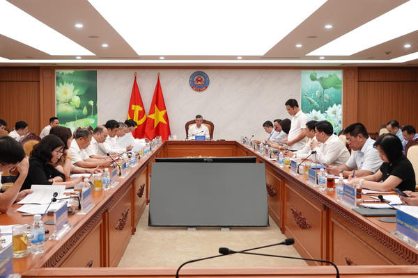 Bộ Tài chính triển khai Phong trào thi đua thực hiện mục tiêu tăng trưởng bền vững “2 con số”