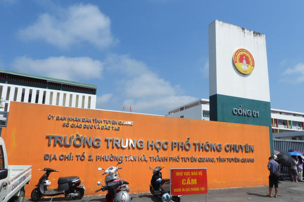 Hơn 300 thí sinh Tuyên Quang hoàn thành kỳ thi lại tốt nghiệp THPT