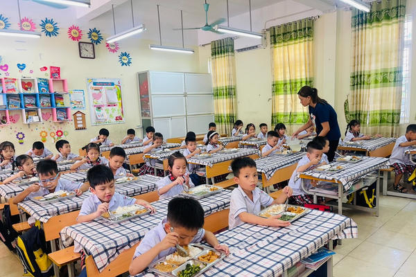 Minh bạch bữa ăn bán trú, rõ trách nhiệm đến cùng