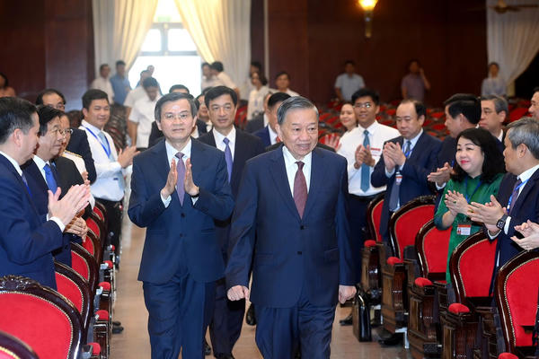 [Ảnh] Tổng Bí thư, Chủ tịch nước Tô Lâm dự Lễ khai mạc Chương trình bồi dưỡng, cập nhật kiến thức đối với Ủy viên Ban Chấp hành Trung ương Đảng khóa XIV