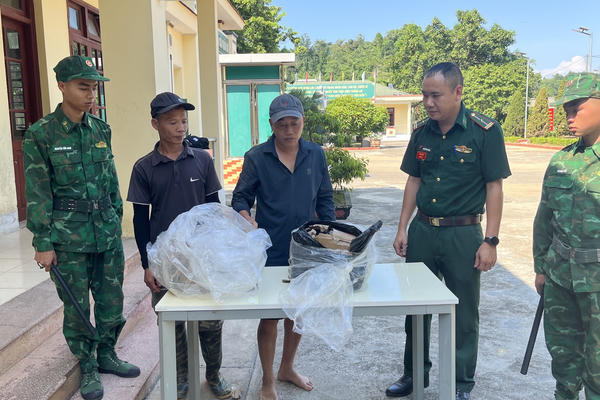 Lào Cai: Phát hiện vụ vận chuyển trái phép hàng hóa qua sông