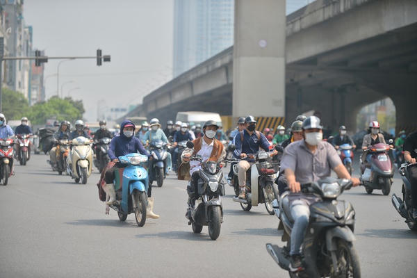 Ngày 17/8, Hà Nội nắng nóng, chiều tối có mưa dông