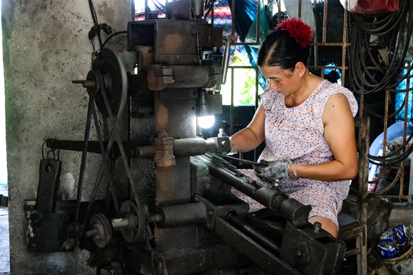 Giữ lửa ở làng dũa Đại Phu