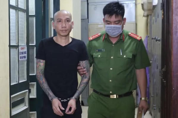 Khởi tố vợ chồng “giang hồ mạng” Phú Lê, Thúy Kiều