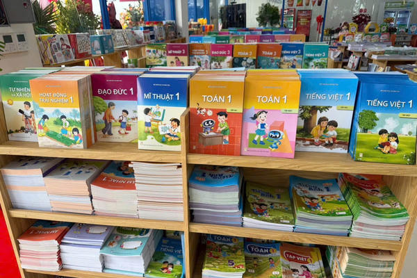 Phụ huynh “thở phào” với sách giáo khoa