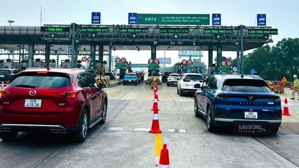 VETC tạm dừng thu phí sau phản ứng của chủ xe
