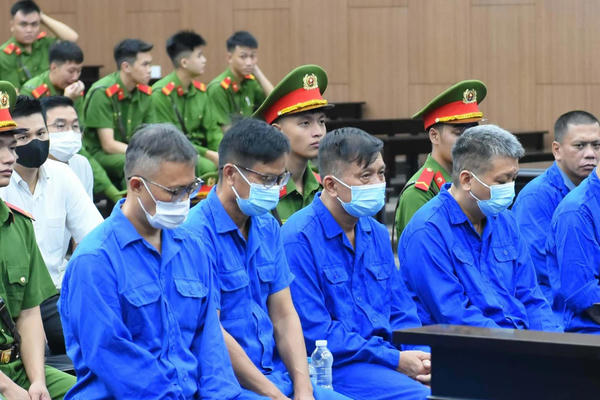  Cựu thứ trưởng Nguyễn Bá Hoan bị đề nghị 12-13 năm tù 