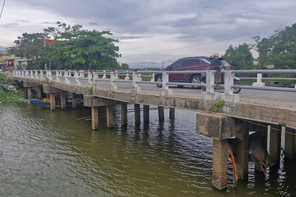 Xử lý cầu hư hỏng, xuống cấp ở Quảng Trị