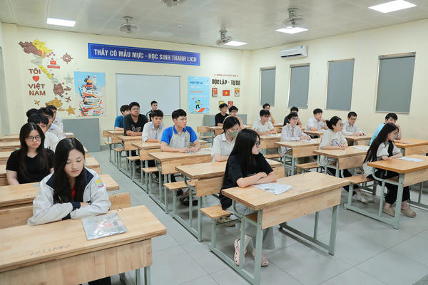 Chuẩn bị điều kiện thí điểm thi tốt nghiệp THPT trên máy tính từ năm 2027