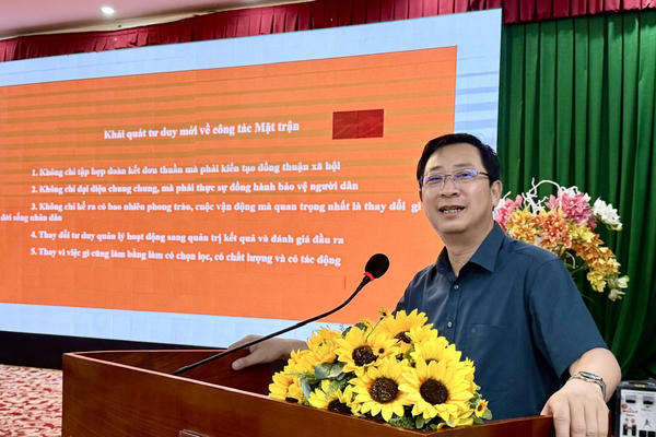 Bế mạc lớp bồi dưỡng, tập huấn cho cán bộ Mặt trận Bế mạc lớp bồi dưỡng, tập huấn cho cán bộ Mặt trận