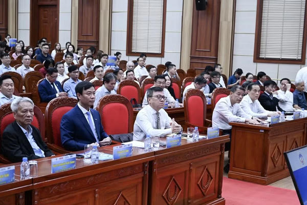 Hội thảo khoa học quốc gia “Đổi mới mô hình phát triển của Việt Nam đáp ứng yêu cầu phát triển” Hội thảo khoa học quốc gia “Đổi mới mô hình phát triển của Việt Nam đáp ứng yêu cầu phát triển”
