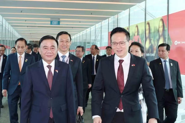 Thường trực Ban Bí thư Trần Cẩm Tú bắt đầu thăm chính thức Singapore