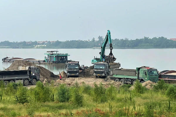 Gỡ “điểm nghẽn” đất ven sông, khơi nguồn lực phát triển