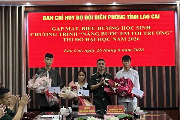Nhiều học sinh ở Lào Cai đỗ đại học nhờ Chương trình "Nâng bước em tới trường - Con nuôi Đồn Biên phòng" 