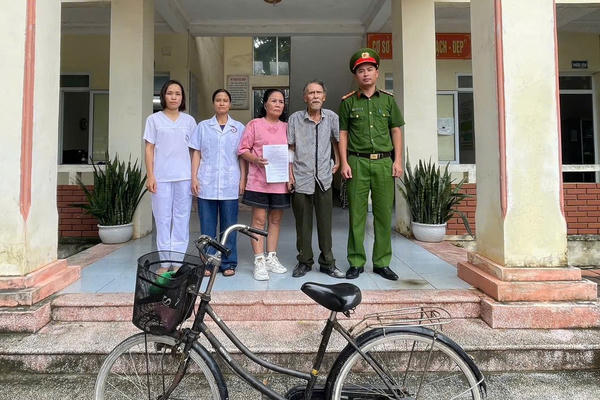Gia đình viết thư cảm ơn cán bộ công an đã giúp đỡ cụ ông đi lạc trong đêm