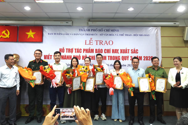 Báo Đại đoàn kết được trao 'Tác phẩm hay, xuất sắc viết về TP Hồ Chí Minh'