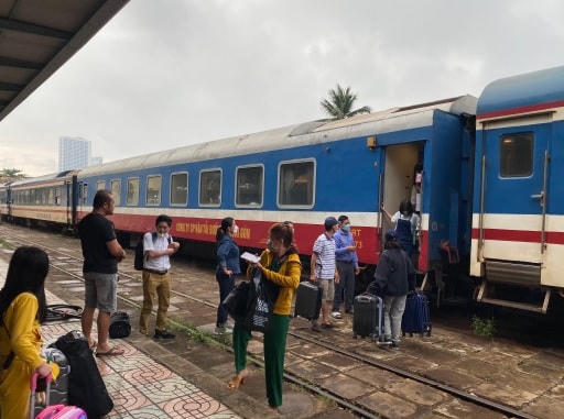 Mở bán vé tàu Tết Nguyên đán Đinh Mùi 2027