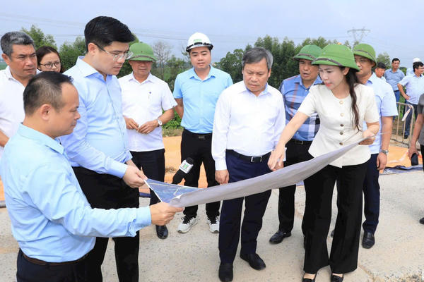 Chủ tịch Hà Nội: Tuyệt đối không chủ quan trước nguy cơ thiên tai