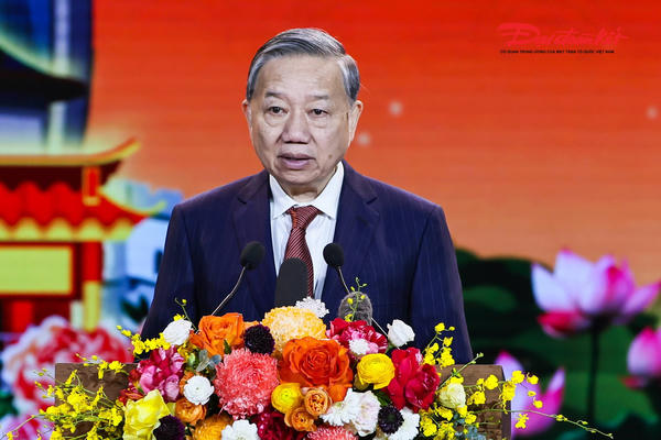 Nghị quyết của Bộ Chính trị về Chiến lược công tác tư tưởng trong bối cảnh mới