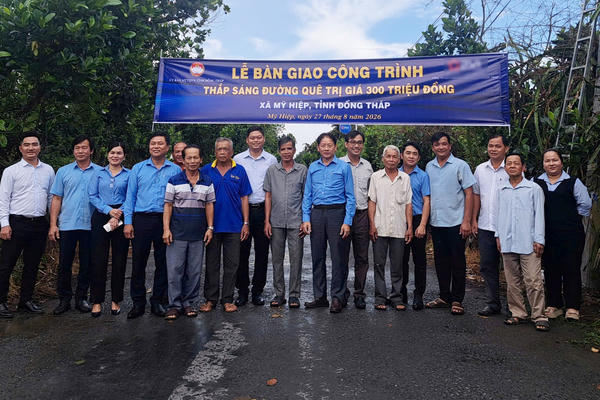 Đồng Tháp: Kết nối nguồn lực thắp sáng đường quê
