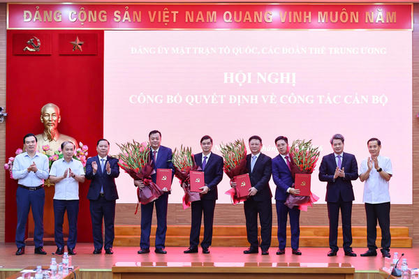 Mỗi cán bộ phải là hạt nhân đoàn kết xây dựng cơ quan trong sạch, vững mạnh
