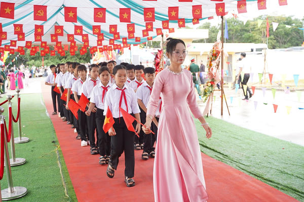 Gia Lai: Ngôi trường mới, niềm vui mới của thầy và trò nơi biên giới Ia Púch