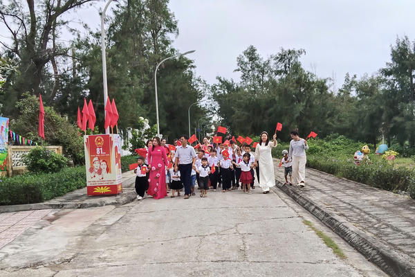 Ấm áp lễ khai giảng nơi đảo tiền tiêu Bạch Long Vĩ