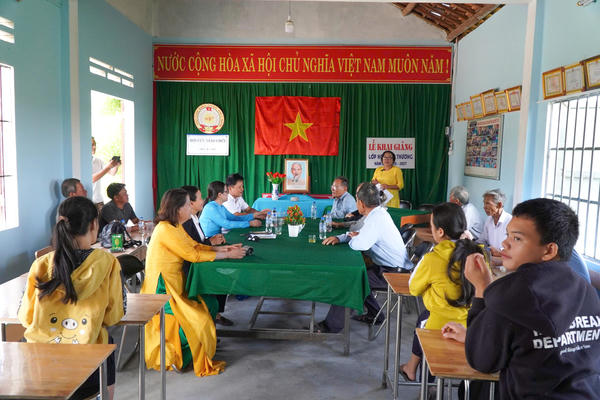 Lễ khai giảng ấm áp tình người