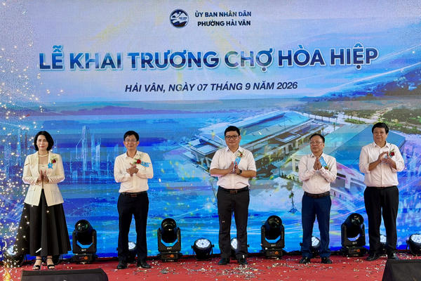 Đà Nẵng: Gần 230 tiểu thương của 3 chợ tạm được bố trí ổn định vào chợ mới Hòa Hiệp Đà Nẵng: Gần 230 tiểu thương của 3 chợ tạm được bố trí ổn định vào chợ mới Hòa Hiệp