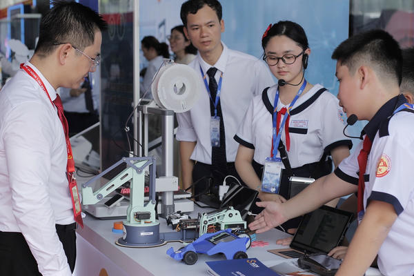 Để người làm khoa học dám làm Để người làm khoa học dám làm