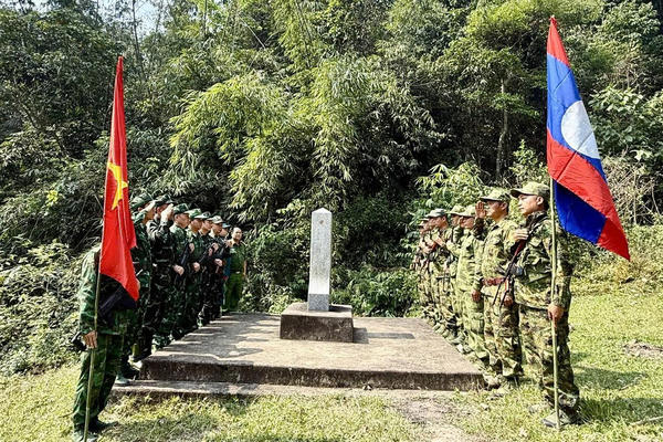 Nghệ An: “Ngoại giao cơ sở” bí quyết giữ bình yên biên giới Việt - Lào