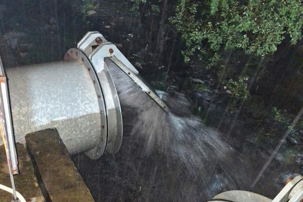 Đà Nẵng: Đội mưa ứng phó chống ngập trước mưa lớn kéo dài